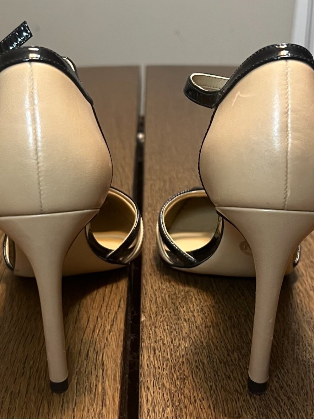 Michael Kors T-Strap Heels Size 8M Nude Black Patent Pointed Toe Pumps - Picture 13 of 13